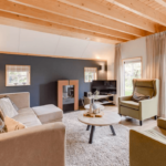 woonkamer met heatsave kachels
