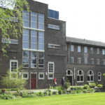 gebouw met heatsave kachels